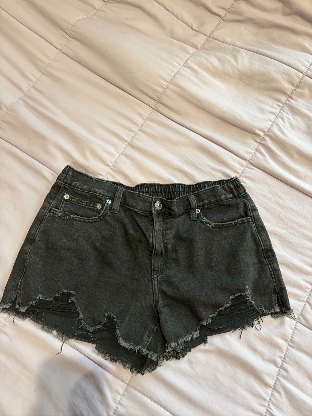 Aerie shorts Medium 

Super stretchy black used shorts 

Good used condition